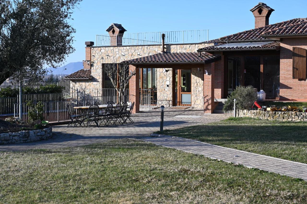 Agriturismo A Casa Mia غوبيو المظهر الخارجي الصورة